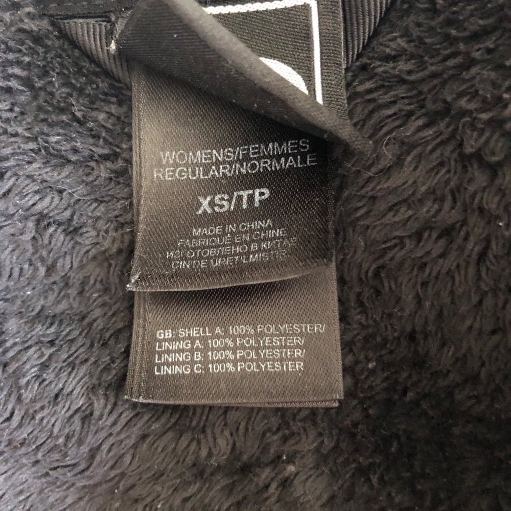 black north face fleece jacket